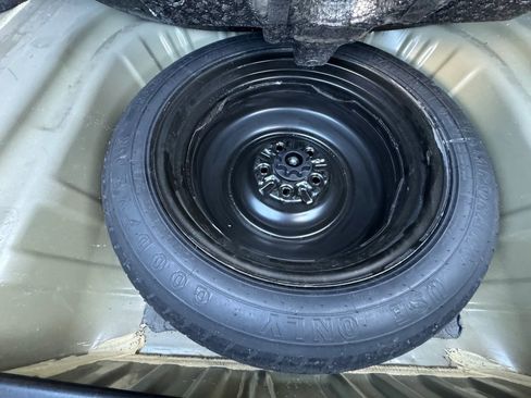 Used 2012 Toyota Camry LE image 31