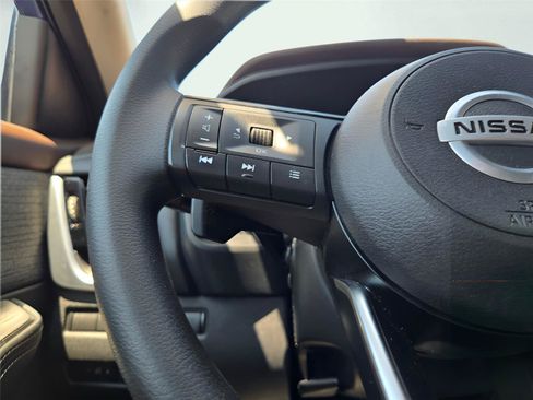 Used 2021 Nissan Rogue SV AWD/4WD image 26