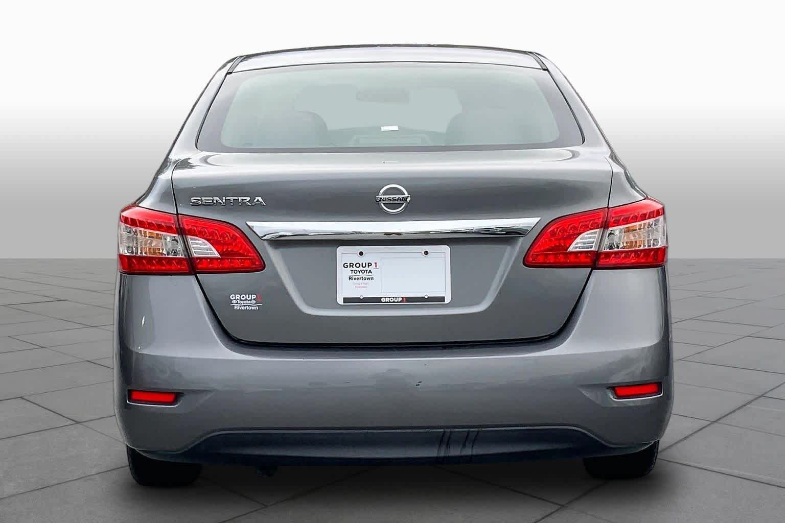 Used 2015 Nissan Sentra S FWD image 5