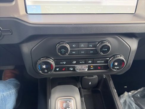 New 2025 Ford Bronco Outer Banks image 23