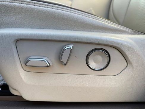 Used 2021 GMC Yukon Denali w/ Denali Premium Package image 27