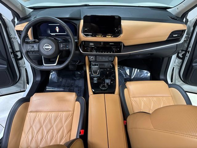 Used 2023 Nissan Rogue Platinum AWD/4WD image 3