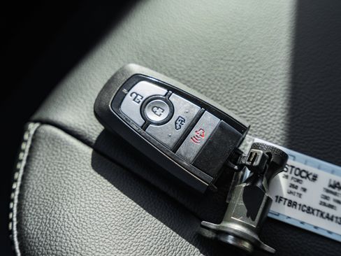 New 2026 Ford Transit 250 148 Medium Roof image 40