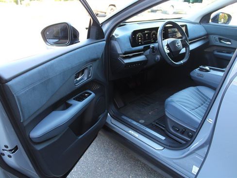 Used 2023 Nissan Ariya AWD/4WD image 23