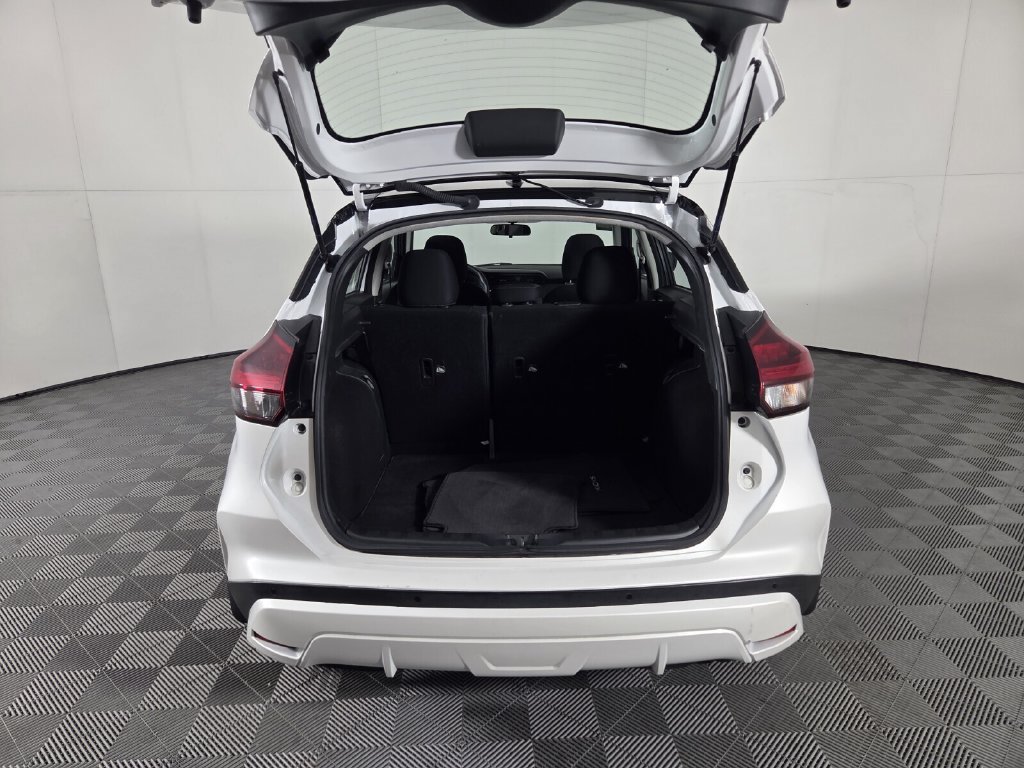 Used 2022 Nissan Kicks SV FWD image 27