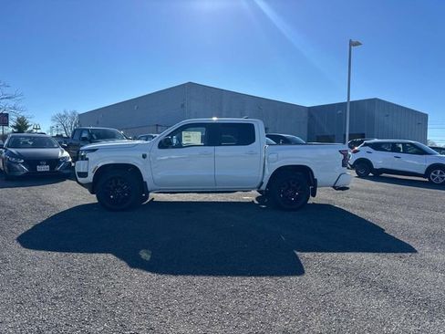 New 2026 Nissan Frontier SV w/ Tow Package AWD/4WD image 7