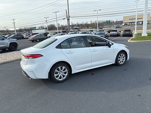 Used 2025 Toyota Corolla LE image 7