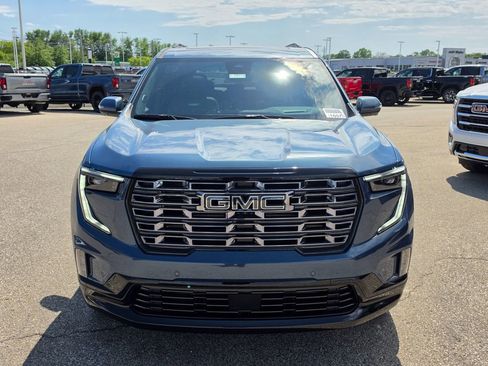 New 2026 GMC Acadia Denali Ultimate w/ LPO, Floor Liner Package AWD/4WD image 35