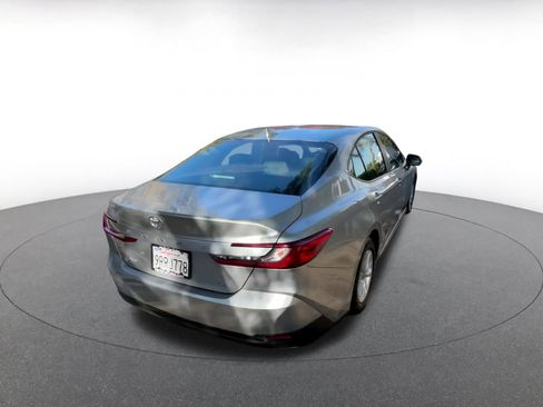 Used 2025 Toyota Camry LE image 14