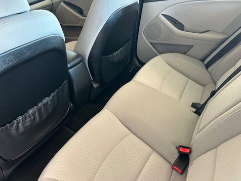 Used 2013 Kia Optima LX image 9