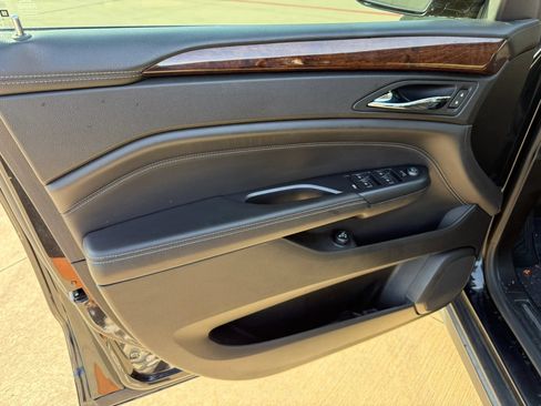 Used 2014 Cadillac SRX Luxury w/ Driver Awareness Package FWD image 9