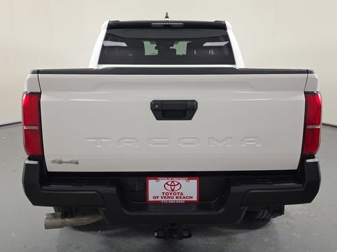 Certified 2024 Toyota Tacoma SR AWD/4WD image 5