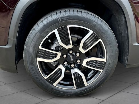 Used 2021 GMC Acadia SLT w/ Elevation Edition image 10