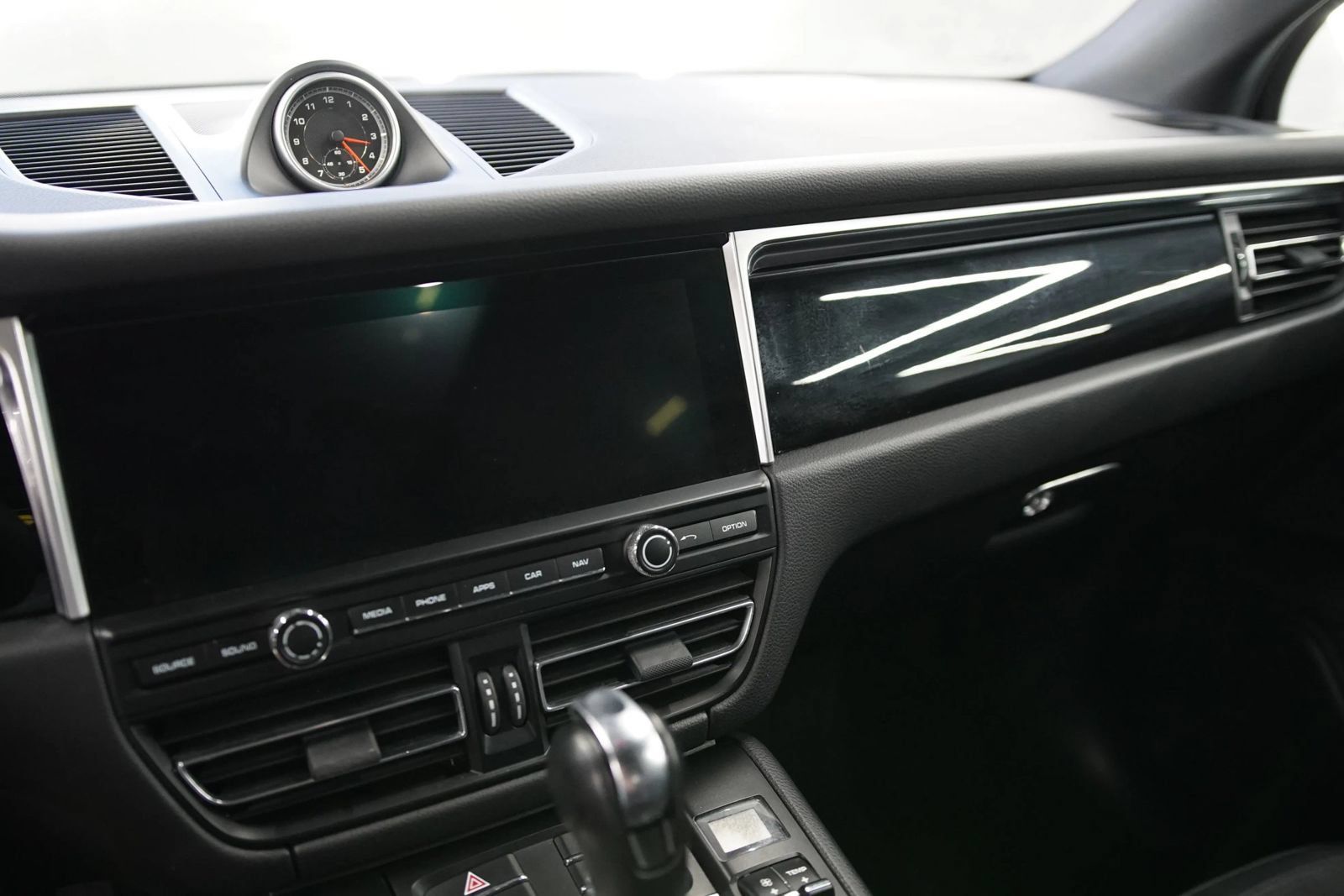 Used 2019 Porsche Macan AWD/4WD image 27