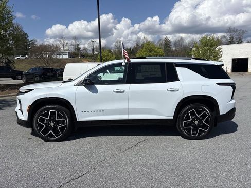 New 2026 Chevrolet Traverse High Country w/ LPO, Floor Liner Package AWD/4WD image 5