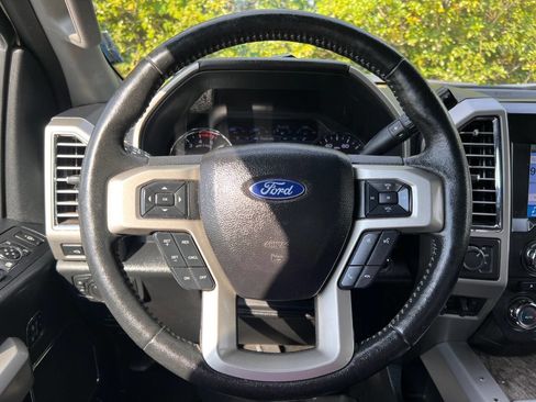 Used 2017 Ford F250 Lariat w/ Lariat Ultimate Package AWD/4WD image 26
