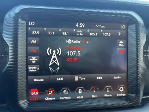 Used 2022 Jeep Wrangler Unlimited Sahara w/ Cold Weather Group AWD/4WD image 23
