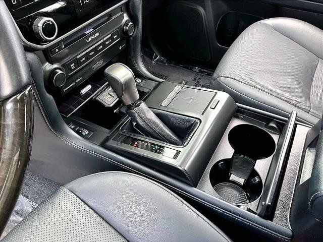 Used 2023 Lexus GX 460 Premium w/ Accessory Package AWD/4WD image 15