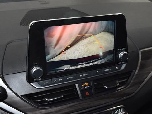 Used 2024 Nissan Altima 2.5 SV image 16