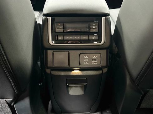 New 2026 Subaru Ascent Limited AWD/4WD image 25