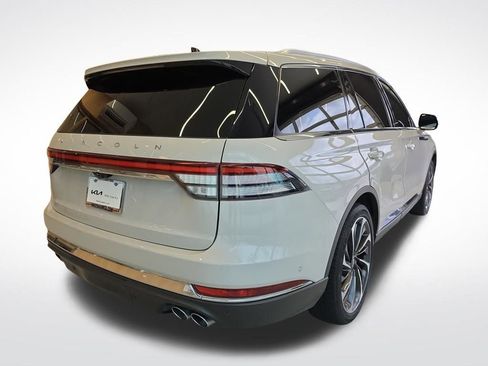 Used 2024 Lincoln Aviator Reserve w/ Equipment Group 201A RWD image 7