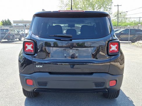 Used 2016 Jeep Renegade Latitude AWD/4WD image 7