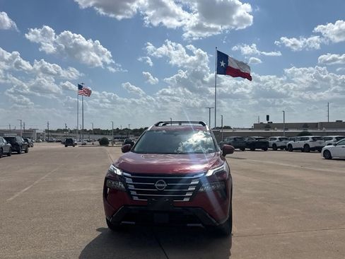 Certified 2026 Nissan Rogue Platinum AWD/4WD image 6