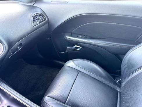 Used 2018 Dodge Challenger R/T Plus image 31