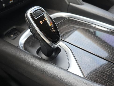 Used 2020 Buick Enclave Avenir w/ Avenir Technology Package FWD image 15