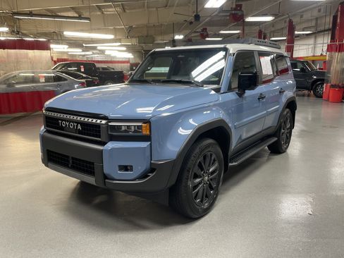 Used 2026 Toyota Land Cruiser image 5