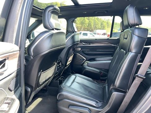 Used 2021 Jeep Grand Cherokee L Overland w/ Luxury Tech Group IV image 29