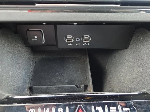 Used 2024 Jeep Wagoneer Series II w/ Flexible Seating Group AWD/4WD image 18
