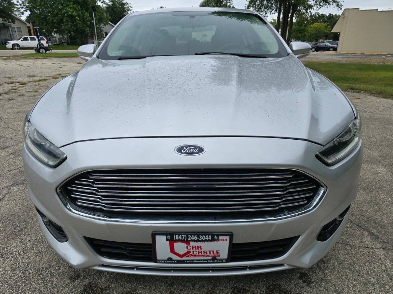 Used 2013 Ford Fusion SE FWD image 2