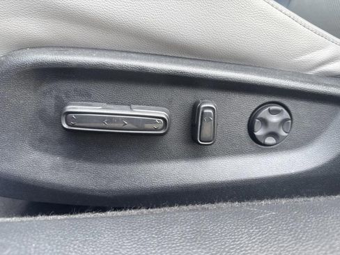 Used 2018 Honda Accord Touring image 32