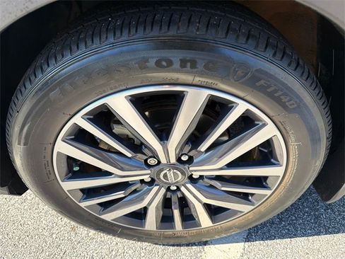 Used 2021 Nissan Kicks SV image 11