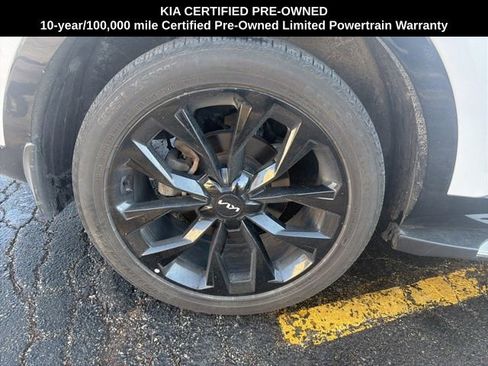 Certified 2022 Kia Sorento SX image 13