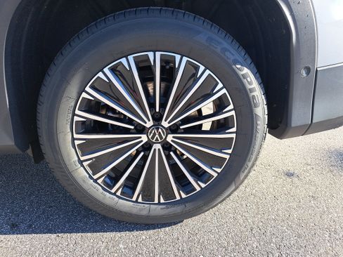 New 2026 Volkswagen Tiguan S image 29