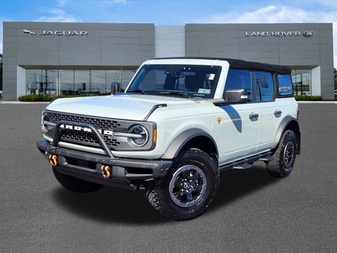 Used 2022 Ford Bronco Badlands image 1