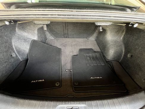 Used 2025 Nissan Altima 2.5 SV FWD image 32