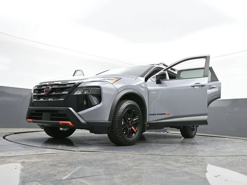 Used 2025 Nissan Rogue SV AWD/4WD image 51