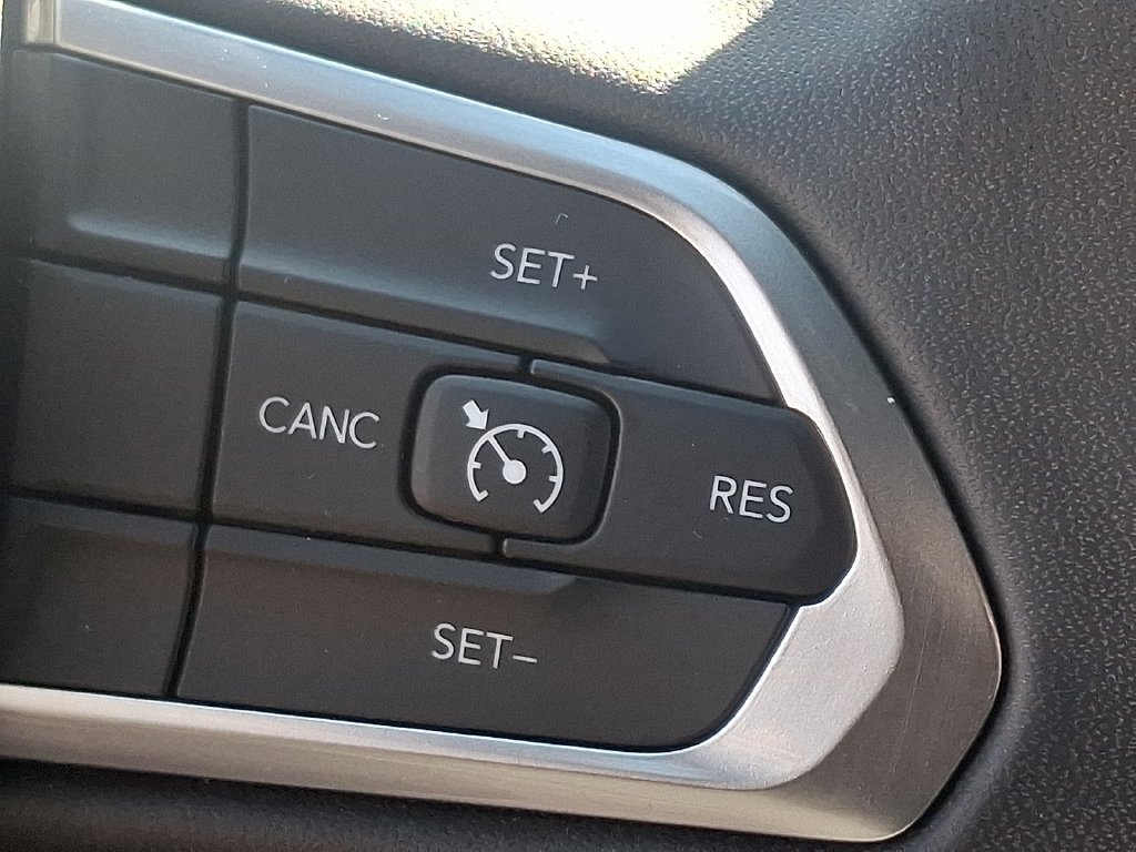Used 2024 Jeep Compass Latitude AWD/4WD image 23