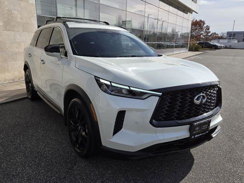 Certified 2025 INFINITI QX60 Luxe w/ Black Edition image 16