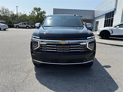 New 2025 Chevrolet Suburban Premier image 8