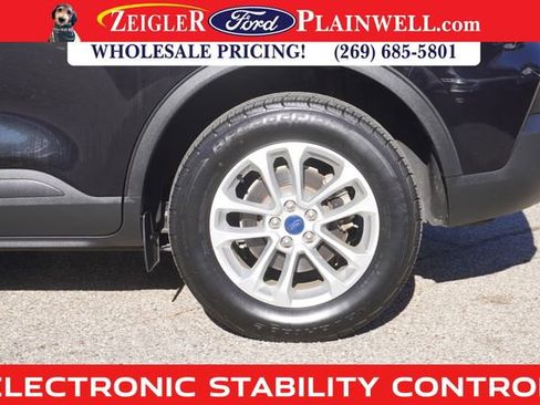Used 2022 Ford Escape SE image 9