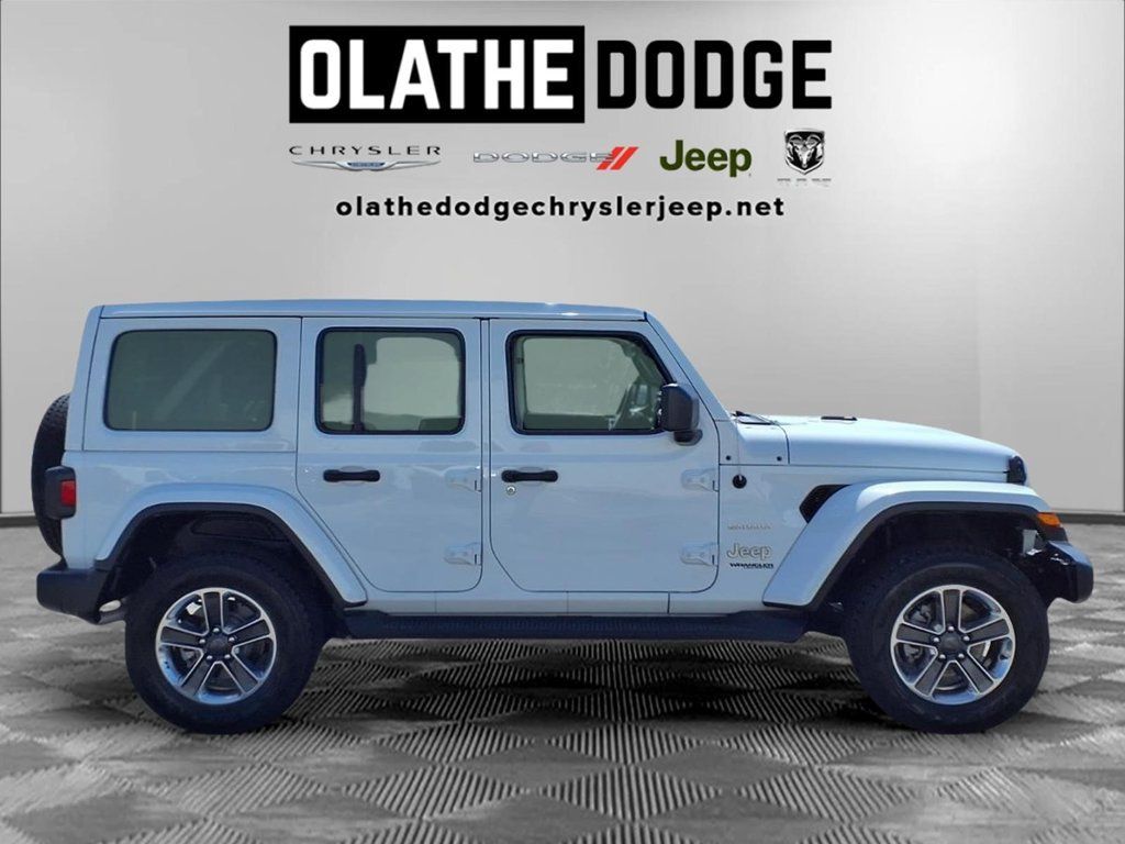 Used 2022 Jeep Wrangler Unlimited Sahara w/ Cold Weather Group AWD/4WD image 29