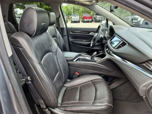 Used 2019 Buick Enclave Avenir w/ Avenir Technology Package FWD image 41