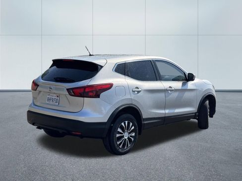 Used 2019 Nissan Rogue Sport S FWD image 3