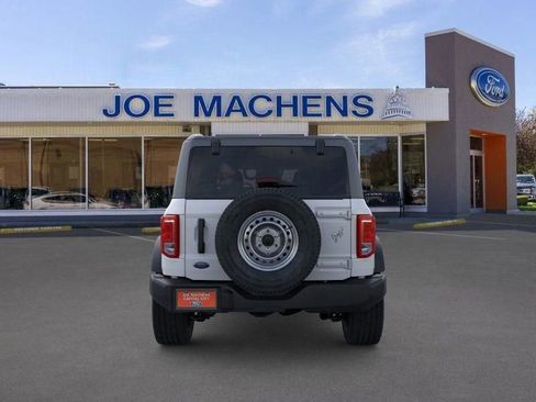 New 2025 Ford Bronco 4-Door image 7