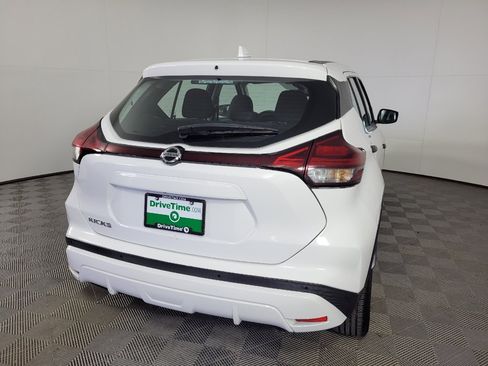 Used 2021 Nissan Kicks S FWD image 7