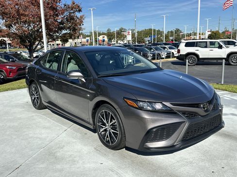 Certified 2024 Toyota Camry SE image 2